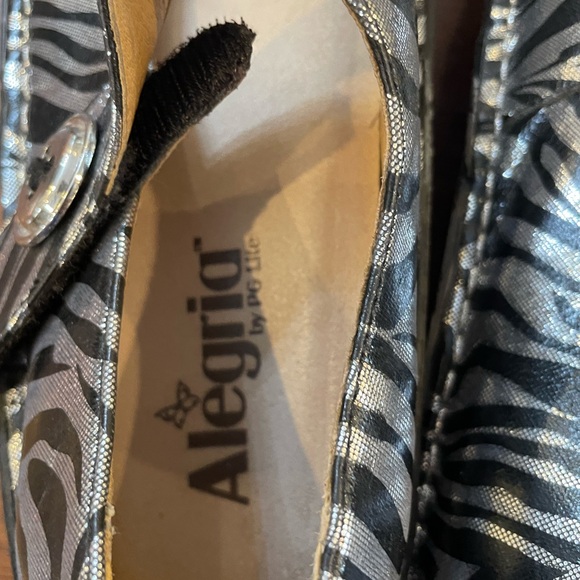 Alegria Black and Silver Patterned Mary Janes size 10 - Picture 2 of 8